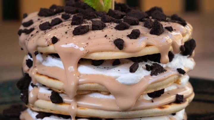 Американска палачинка Крем Буено, сметана и орео