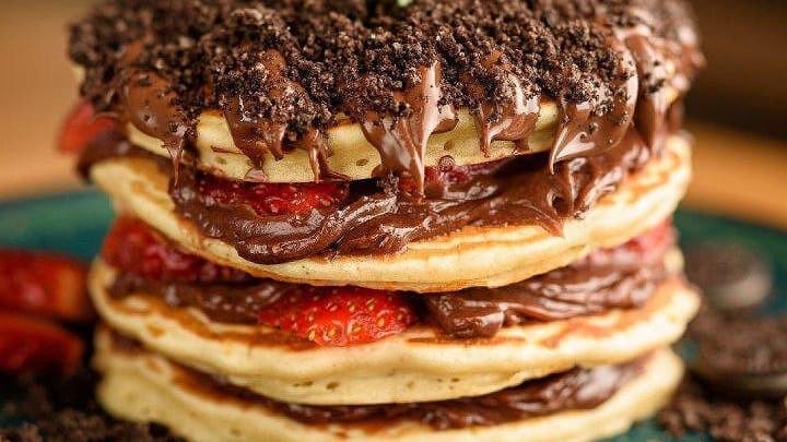 Американска палачинка Нутела, ягоди и Oreo