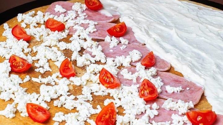 Палачинка Шунка, сирене, топено сирене и домати