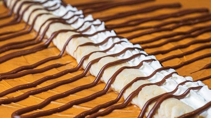 Палачинка с Nutella, фъстъчено масло, банан и сметана