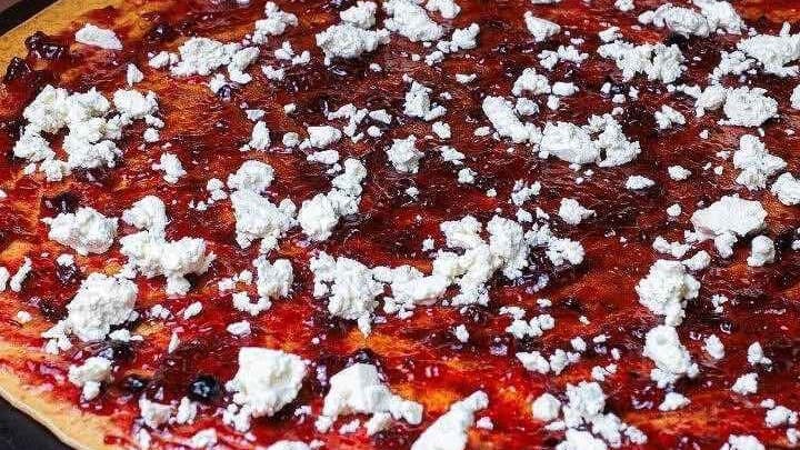 Палачинка с конфитюр и сирене – пълнозърнеста