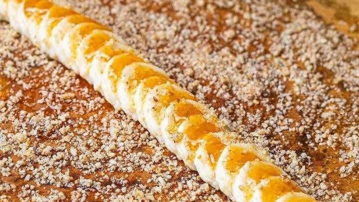 Палачинка с мед, банан и орехи