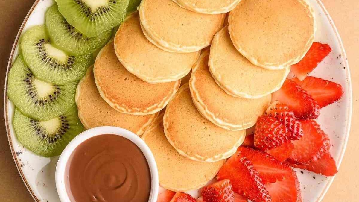 Американски палачинки Мини шоколад, ягоди и киви